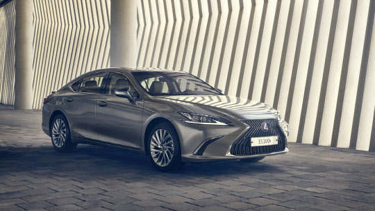 렉서스 뉴제너레이션 ES 300h. <렉서스코리아 제공>